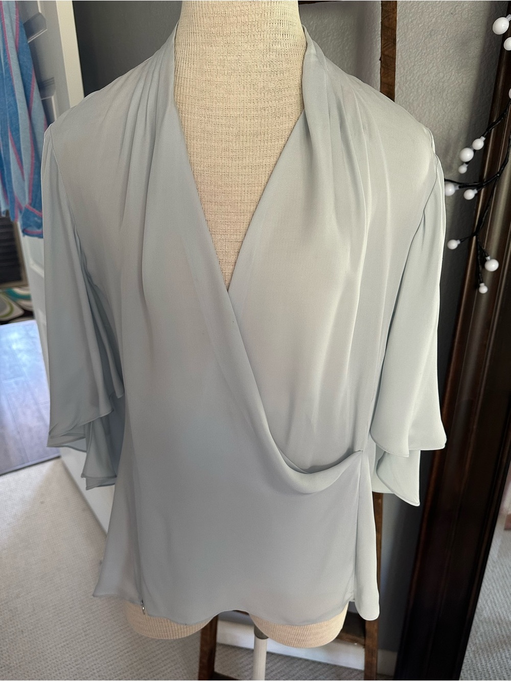 Elie Tahari Pale Blue Draped V-Neck Flutter Sleeve Silk Blouse, size large - Picture 10 of 17